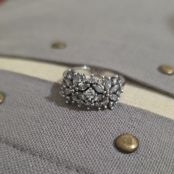 Nevada Jewelry - Sparkly Floral Cluster CZ Ring